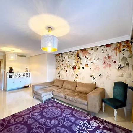 200m To The Beach, 3 Bedroom Apartment Estepona
