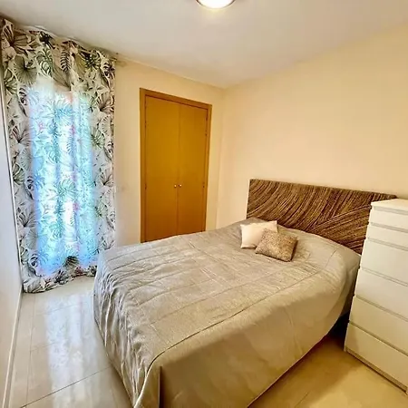 200m To The Beach, 3 Bedroom Apartment *