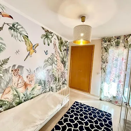 200m To The Beach, 3 Bedroom Apartment Estepona
