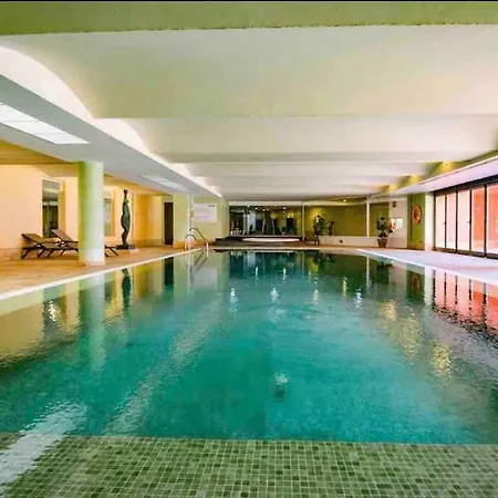 200m To The Beach, 3 Bedroom Apartment *